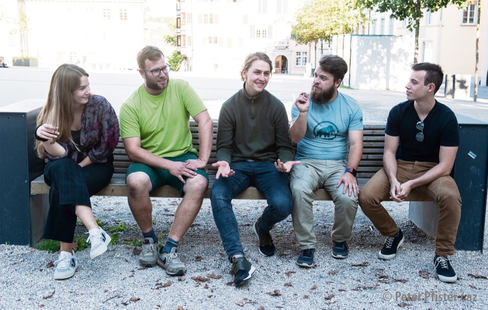 Von links nach rechts: Aline Iff (Junge Grüne), Cédric Käppler (Juso), Tim Bucher (JGLP), Michael Kahler (JSVP), Gabriel Sonderegger (JF).