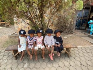 Die Kinder aus dem Waisenhaus in Togo sind auch das Sujet der Kollektion. zVg