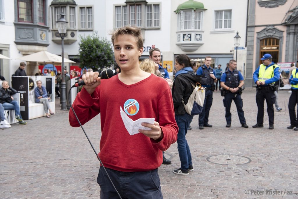 Zwischen Mikrofon und Polizei: Looser am Schaffhauser Klimastreik im September 2019.