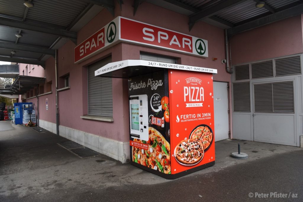 Das Gespräch der Stunde: An der Stettemerstrasse wurde ein Pizza-Automat installiert.