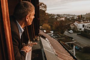 Bildung soll «ein Fenster zu Welt öffnen», schreibt Amsler. ©Robin Kohler