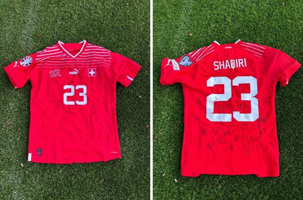 Vorder- und Rücksteite des Trikots