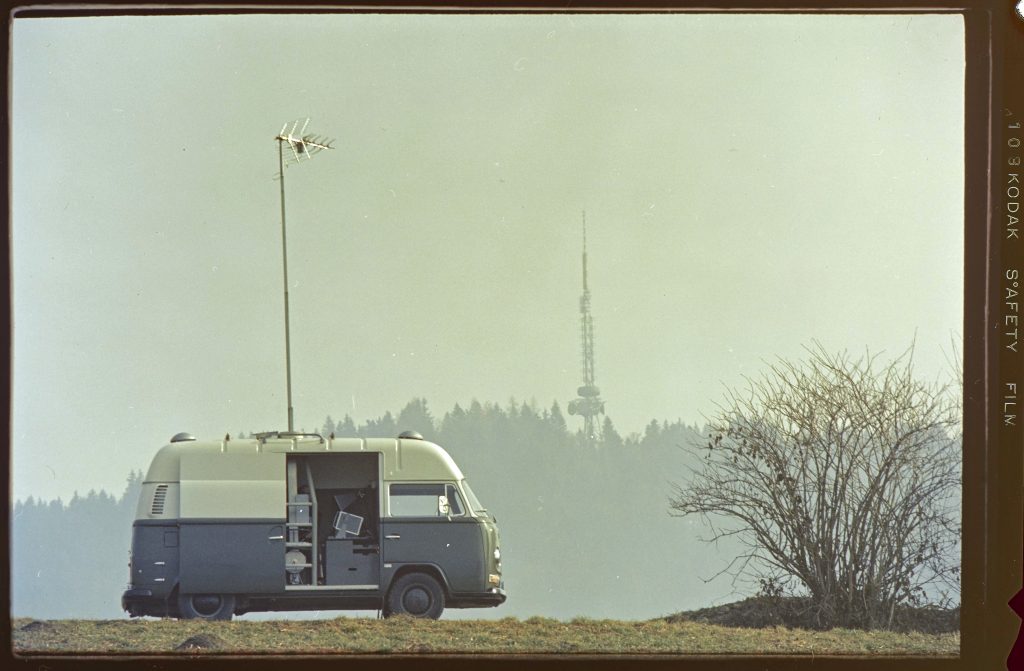 Mit solchen Wagen jagte die PTT illegale Radiomacher:innen. Foto: Museum für Kommunikation Bern