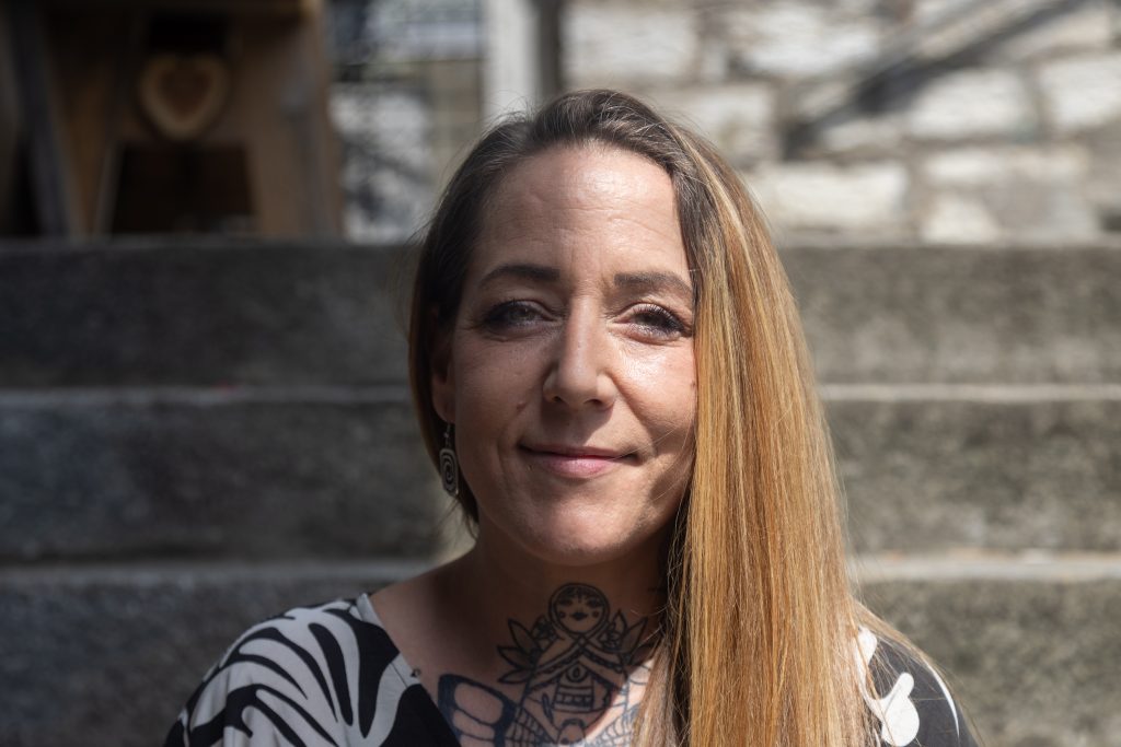 Fabienne W. in der Schaffhauser Altstadt. Foto: Robin Kohler